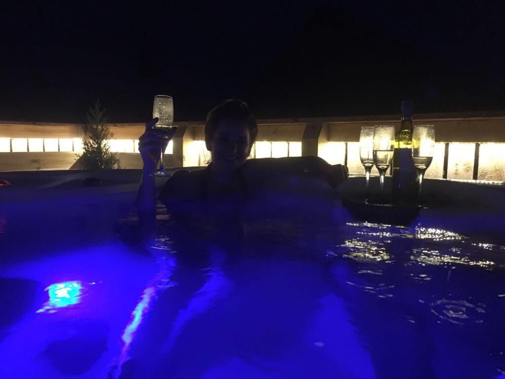 발라훌리쉬 Seaview Pod And Hot Tub 빌라 외부 사진